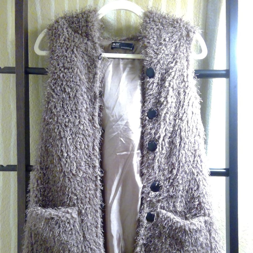 Brown Sleeveless Jacket w/ Hoodie Bow